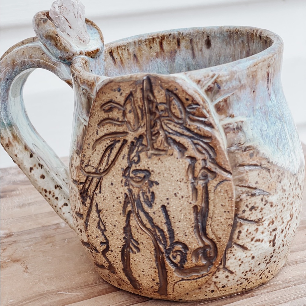 Unicorn Mug with Quartz and Amethyst Crystal - Picture 4 of 5